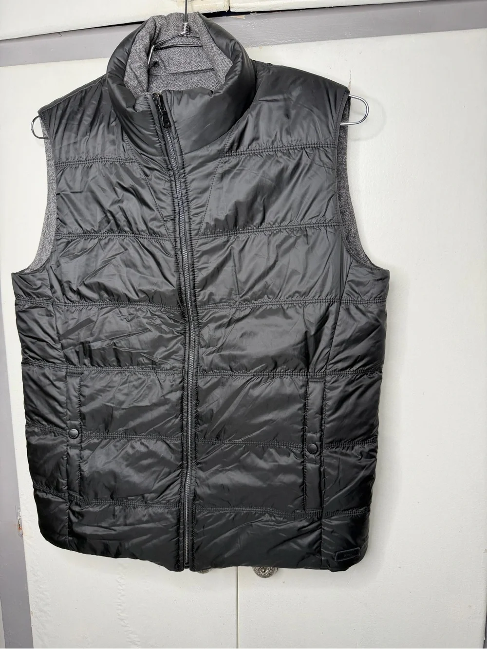 Hugo Boss Darnom2 Grey Black Wool Reversible Puffer Down Vest Size 40R Large